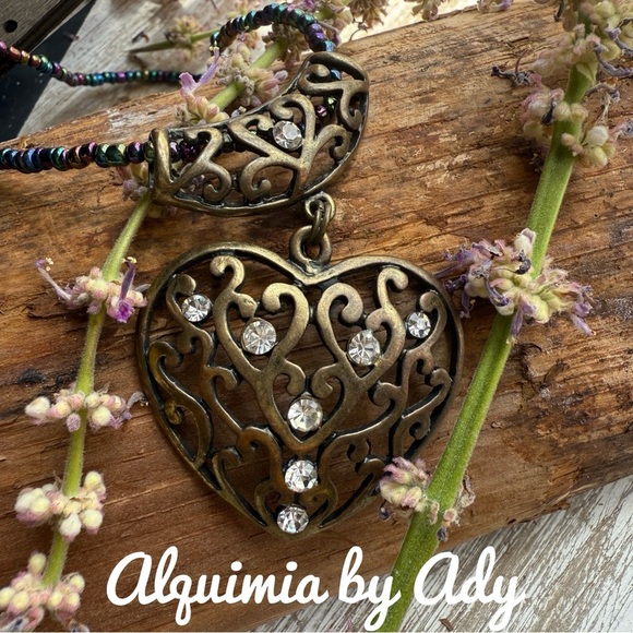HUGE BRASS HEART BEADED SHORT NECKLACE - Picture 1 of 3